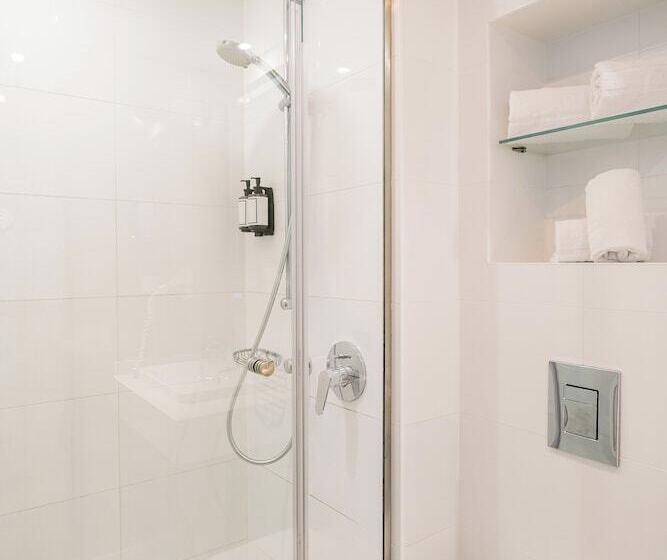 اتاق سوپریور, Homaris West Side