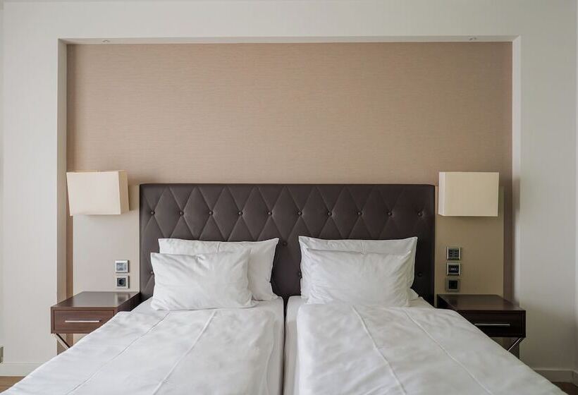 اتاق لوکس, Homaris West Side