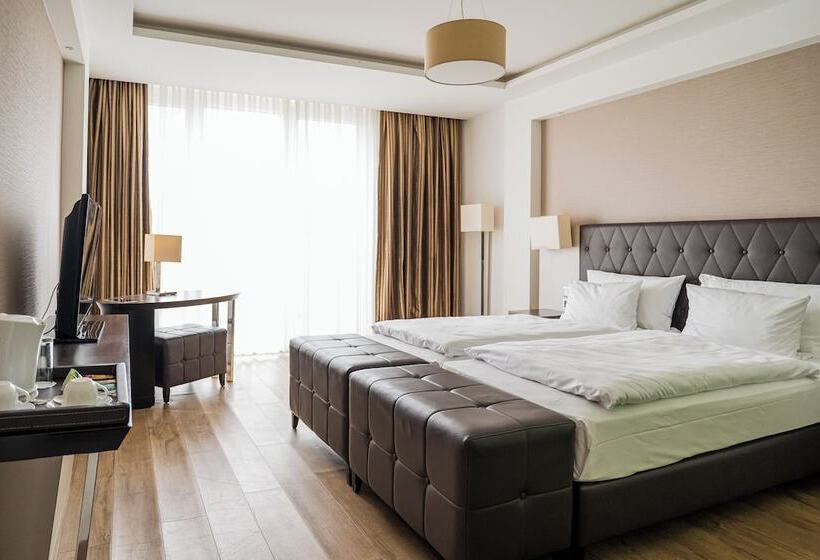 اتاق لوکس, Homaris West Side