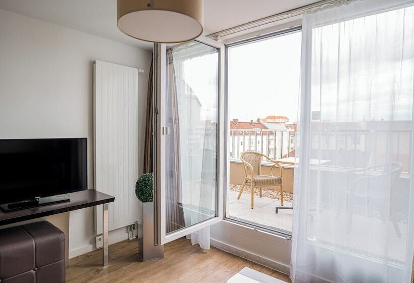 سوییت, Homaris West Side