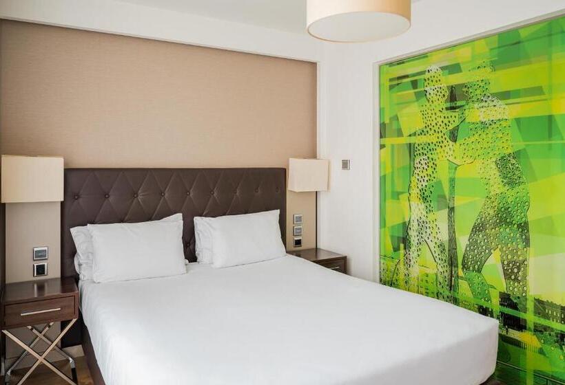 اتاق لوکس با بالکن, Homaris West Side