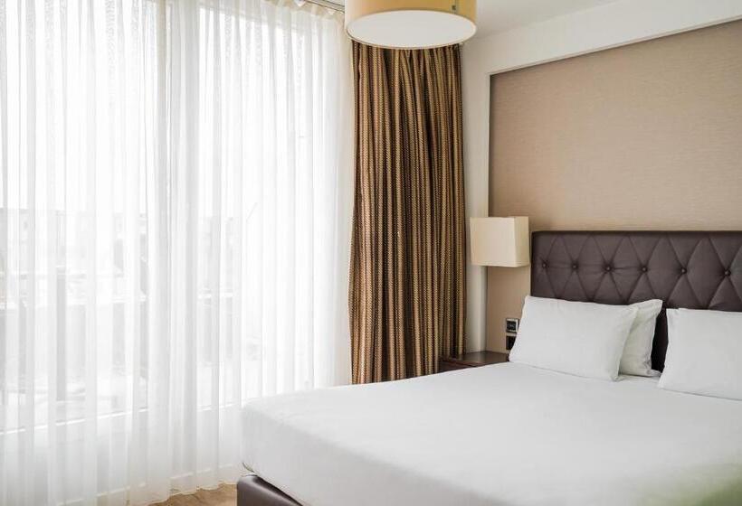 اتاق لوکس با بالکن, Homaris West Side