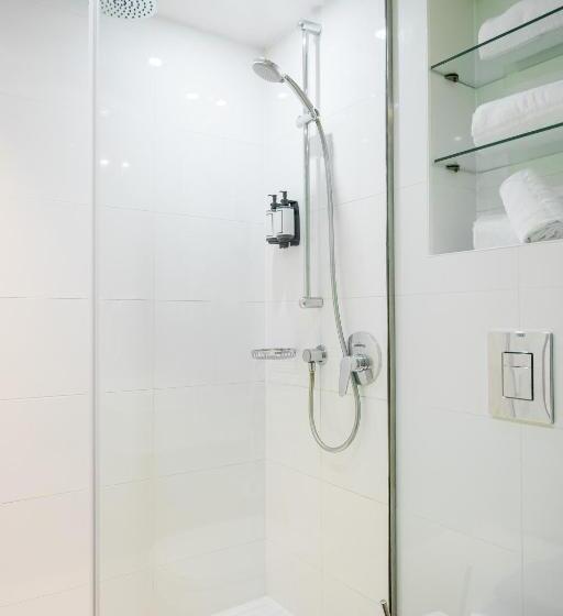 اتاق لوکس با بالکن, Homaris West Side