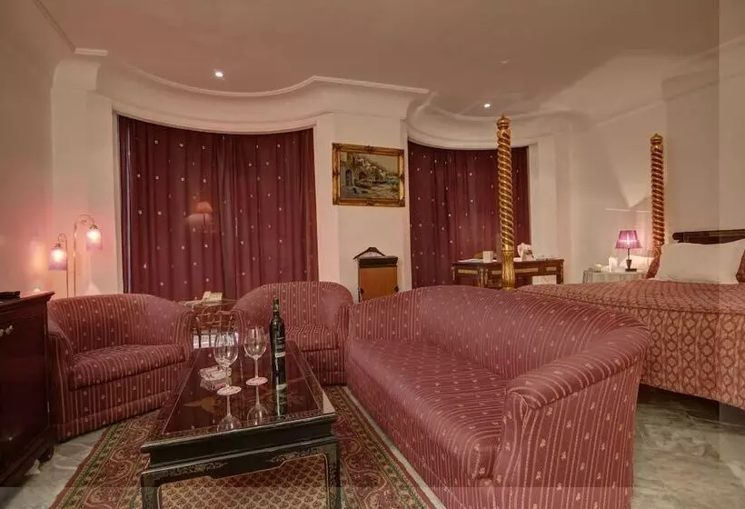 سوییت جونیور, La Maison Blanche