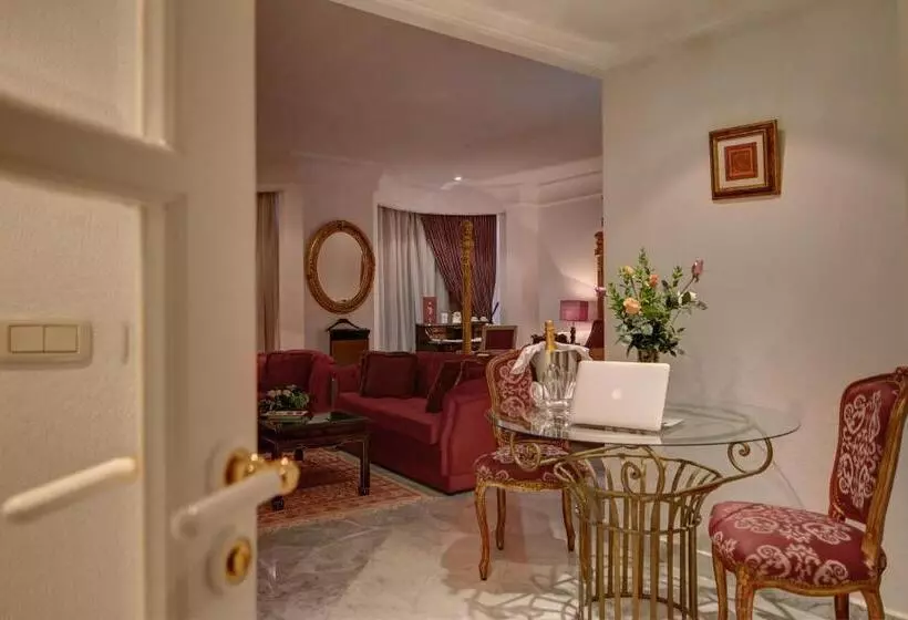 سوییت جونیور, La Maison Blanche