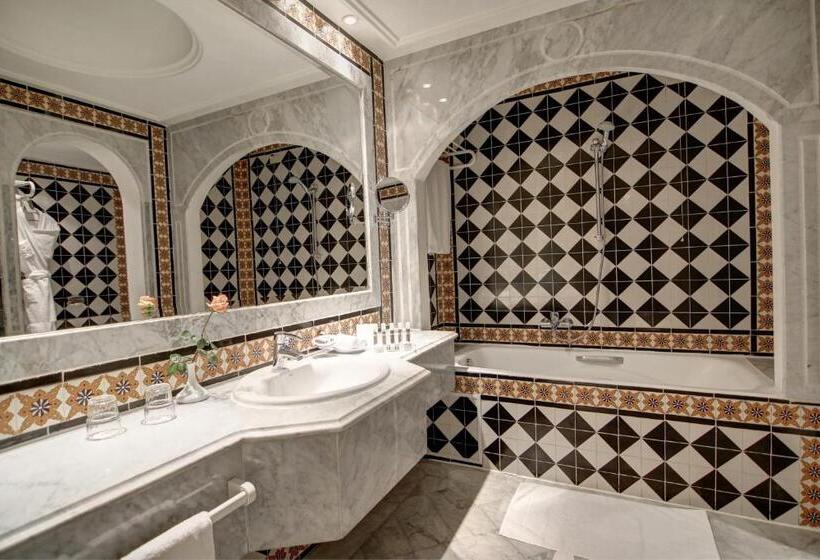 سوییت جونیور, La Maison Blanche