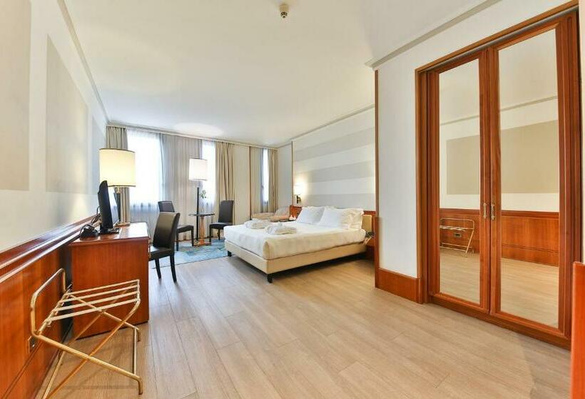 اتاق لوکس, Leon D'oro