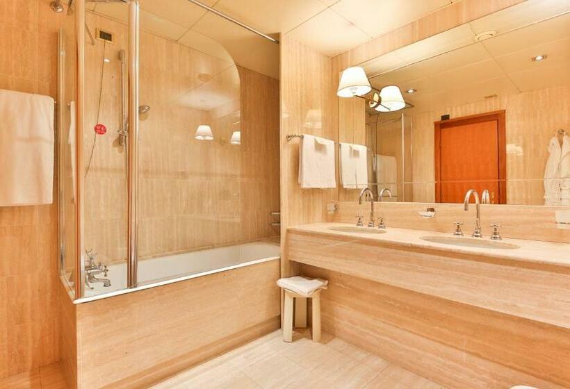 اتاق لوکس, Leon D'oro