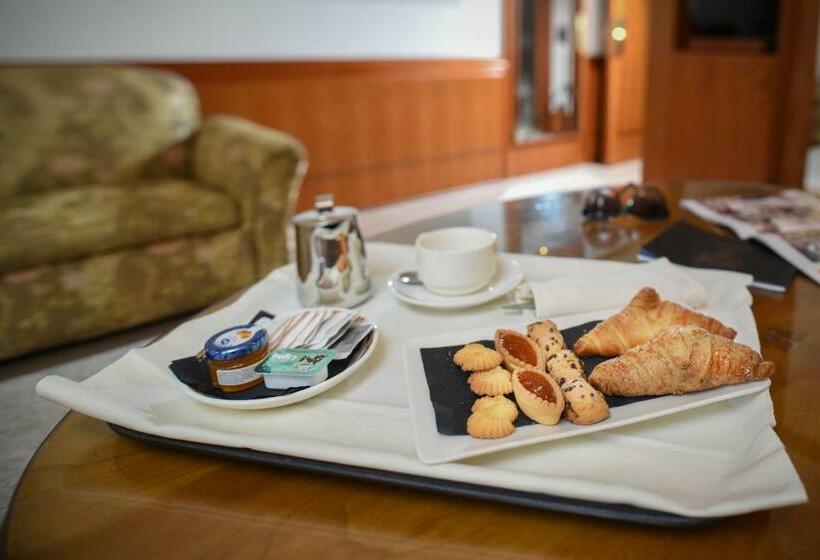 سوییت, Leon D'oro