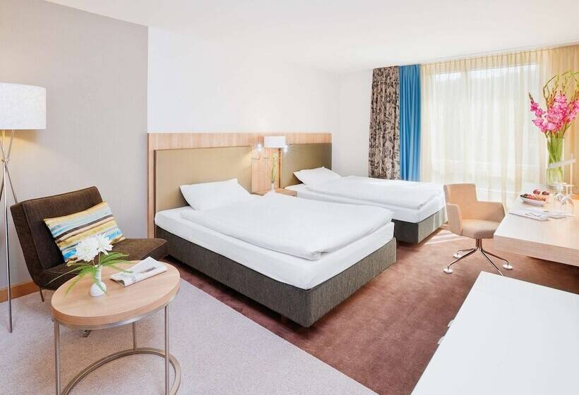 Семейный Номер, Mövenpick Hotel Zürich Regensdorf