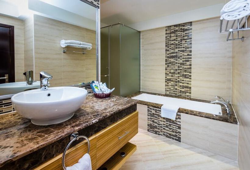 ロイヤルスイート, Nehal