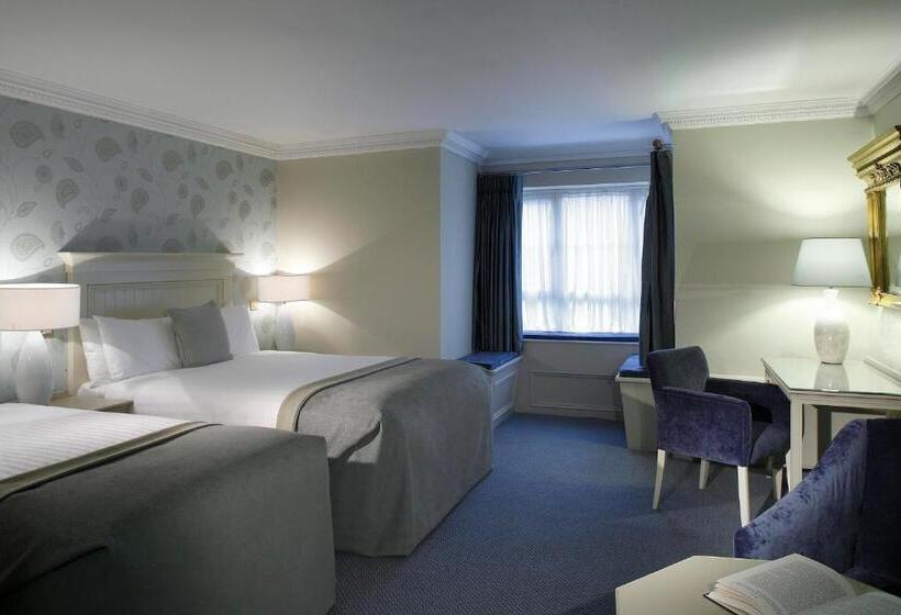 חדר דלוקס, Old Ground