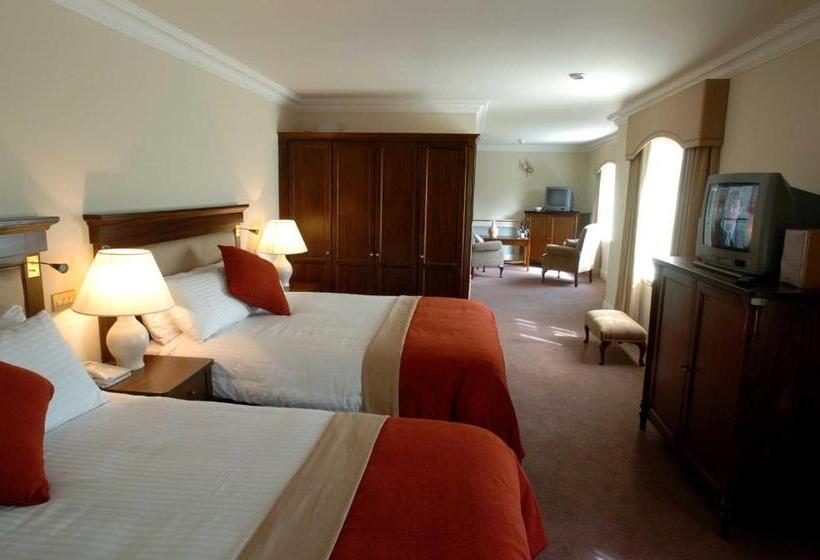 חדר סטנדרט, Old Ground