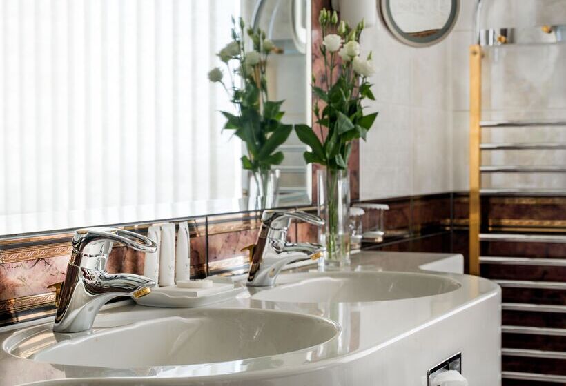 سوییت, Panorama Hotel Prague