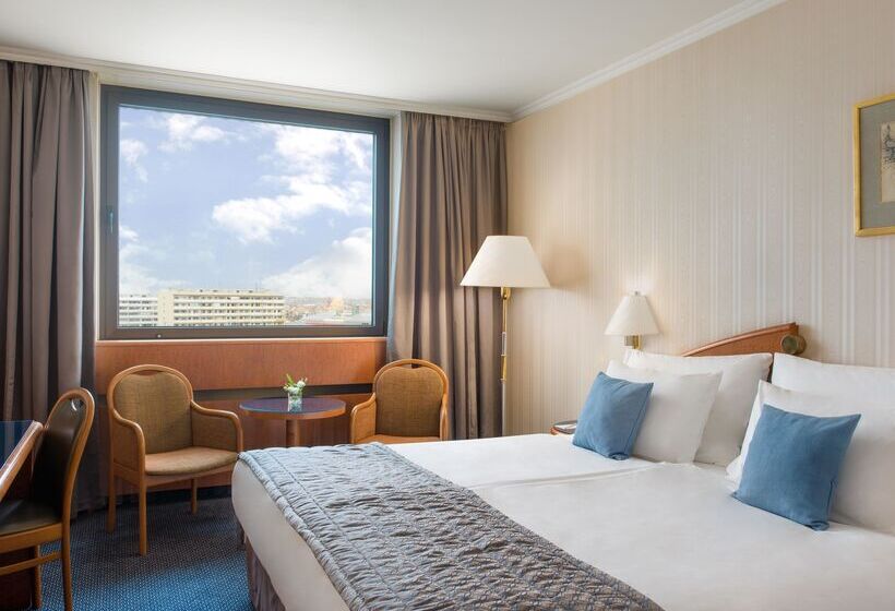 اتاق اجرایی با تخت بزرگ, Panorama Hotel Prague