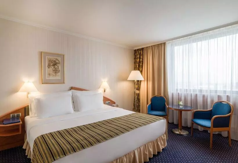 キングサイズベッドのデラックスルーム, Panorama Hotel Prague