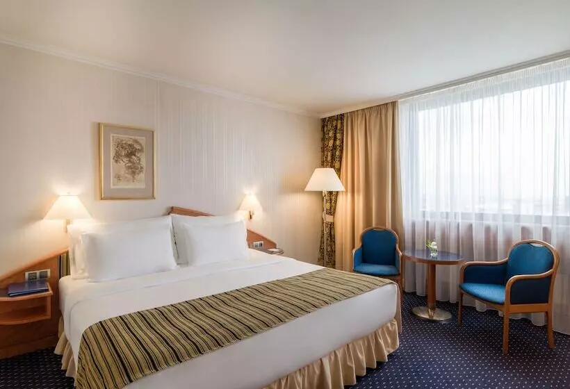 キングサイズベッドのデラックスルーム, Panorama Hotel Prague