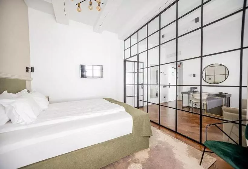 سوئیت راحتی, Konventa Sēta Hotel Keystone Collection