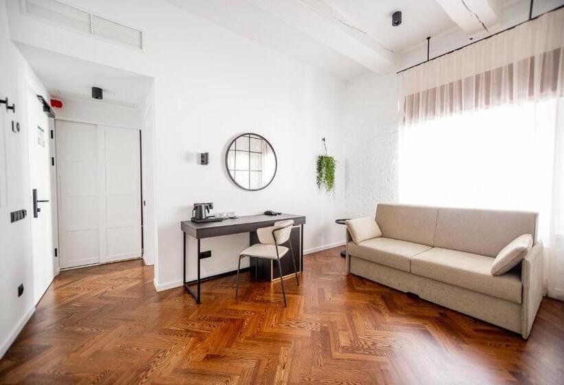 سوئیت راحتی, Konventa Sēta Hotel Keystone Collection