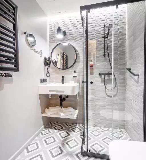 استودیوی استاندارد, Konventa Sēta Hotel Keystone Collection