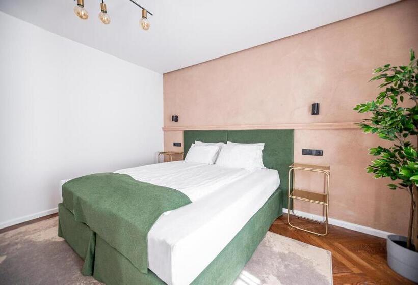 استودیوی استاندارد, Konventa Sēta Hotel Keystone Collection