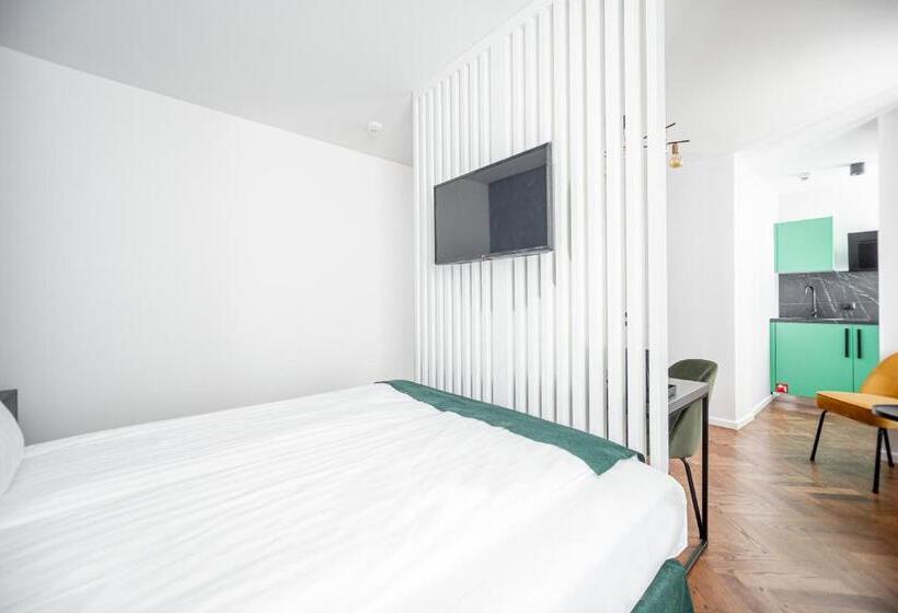 استودیوی استاندارد, Konventa Sēta Hotel Keystone Collection