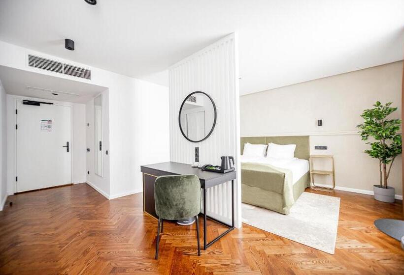 استودیوی استاندارد, Konventa Sēta Hotel Keystone Collection