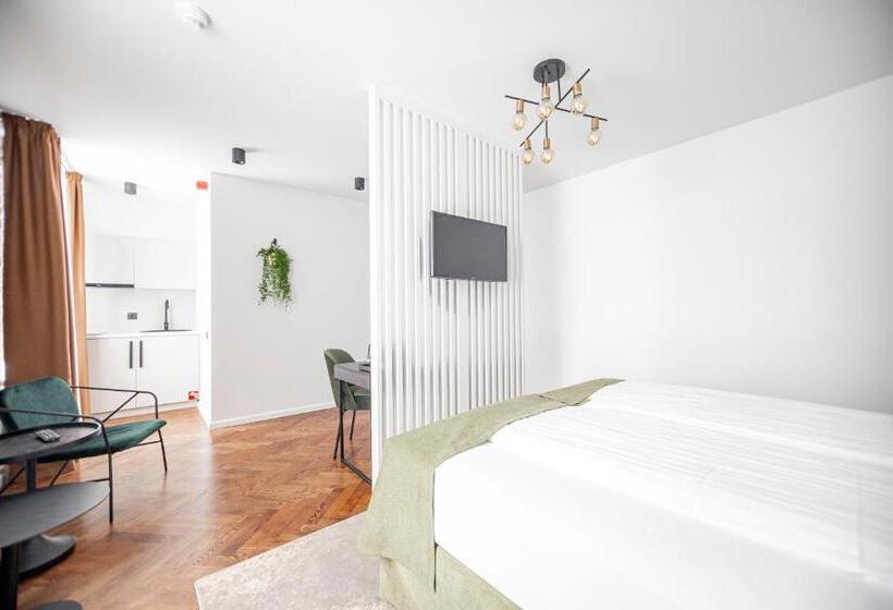 استودیوی استاندارد, Konventa Sēta Hotel Keystone Collection