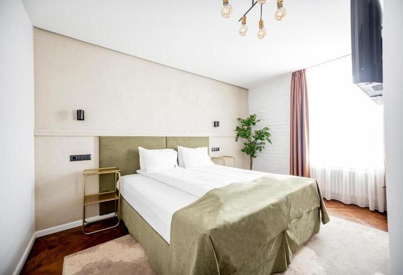 استودیوی استاندارد, Konventa Sēta Hotel Keystone Collection