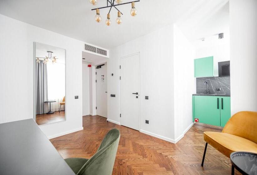 استودیوی استاندارد, Konventa Sēta Hotel Keystone Collection