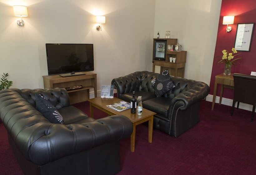 סוויטה, The Crown