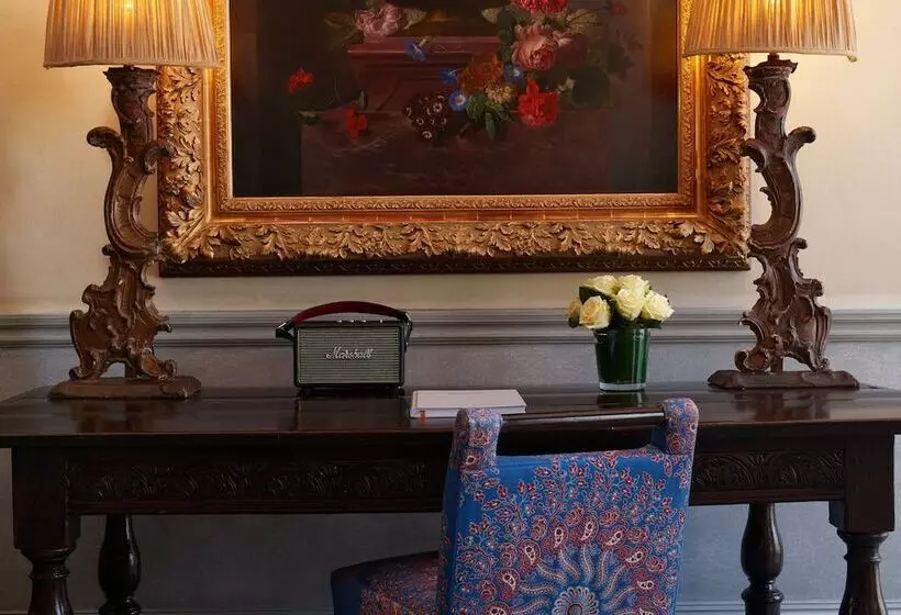 キングサイズベッドのスイートルーム, The Pelham London   Starhotels Collezione