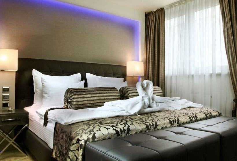 اتاق سوپریور, Homaris West Side