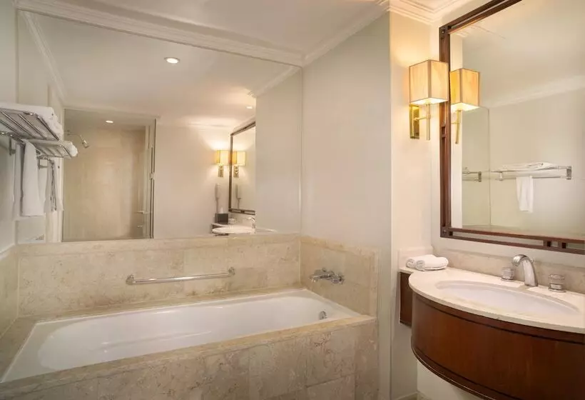 اتاق لوکس, Sheraton Surabaya Hotel & Towers