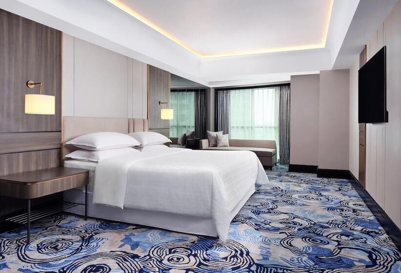 高级客房, Sheraton Surabaya Hotel & Towers