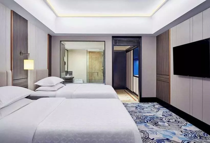 اتاق کلاب, Sheraton Surabaya Hotel & Towers