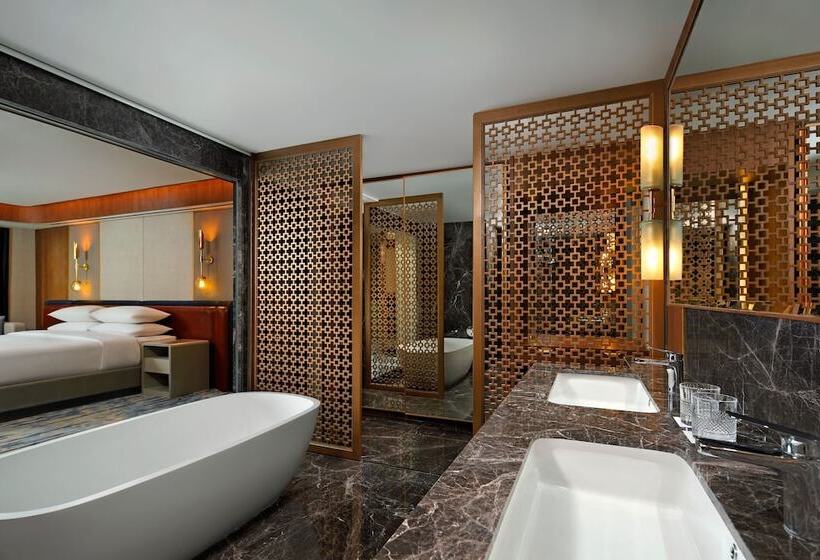 Президентский Люкс, Sheraton Surabaya Hotel & Towers