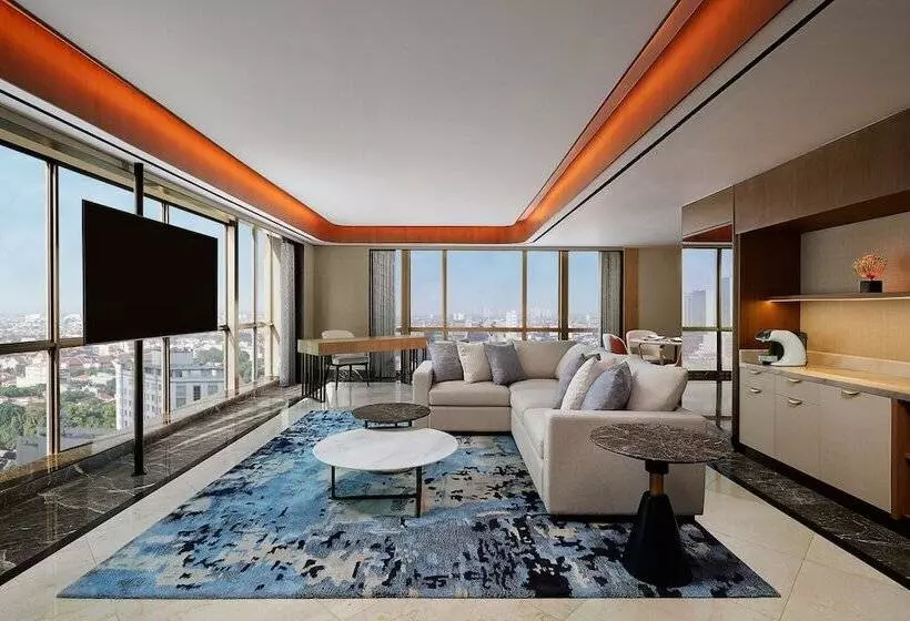 سوئیت رویال, Sheraton Surabaya Hotel & Towers