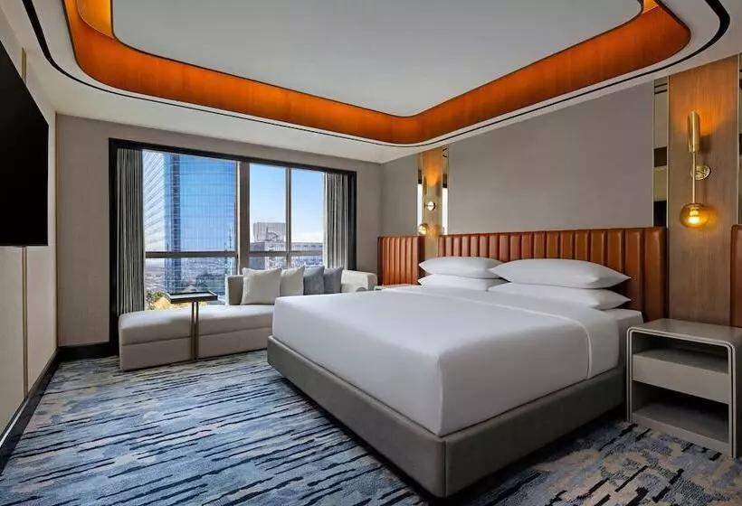 سوئیت رویال, Sheraton Surabaya Hotel & Towers