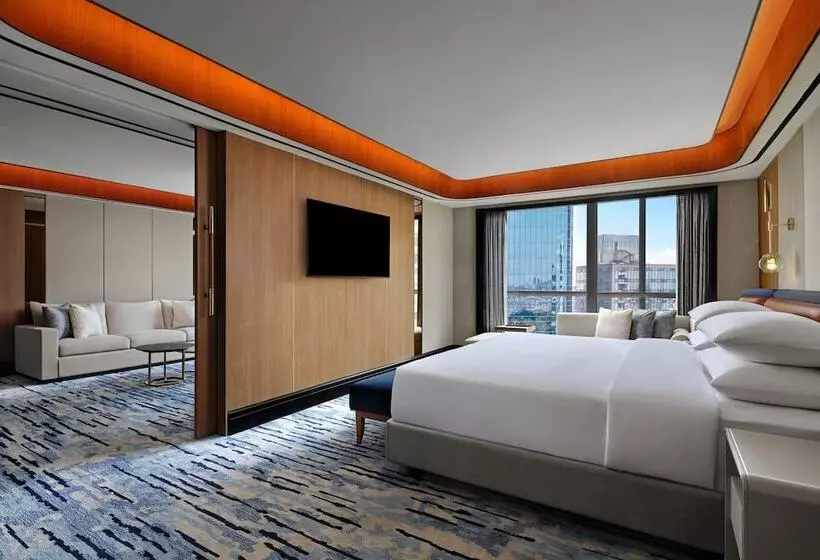 سوییت اجرایی, Sheraton Surabaya Hotel & Towers