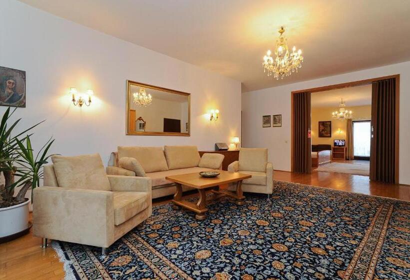 جناح مزوَّد بشرفة, Stoll S Hotel Alpina