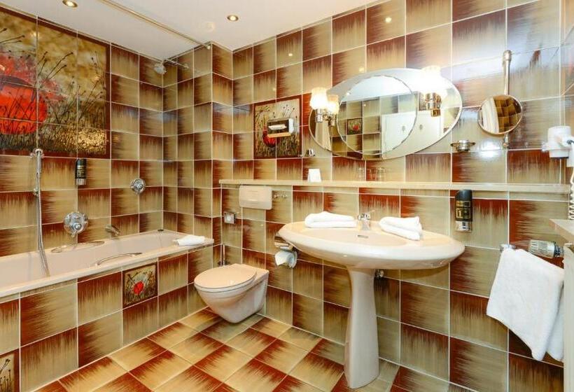 غرفة قياسية مزوَّدة بشُرفة, Stoll S Hotel Alpina