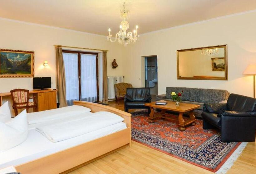 غرفة عائلية مطلّة علي الجبل, Stoll S Hotel Alpina