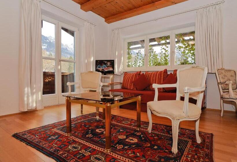 غرفة عائلية مطلّة علي الجبل, Stoll S Hotel Alpina