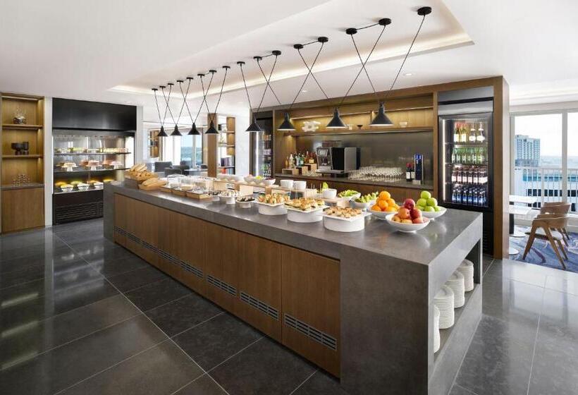 اتاق استاندارد با تخت دو نفره بزرگ, The Westin Resort Guam