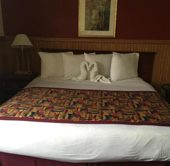 Deluxe Suite King Bed, Baymont By Wyndham Chicago/calumet City