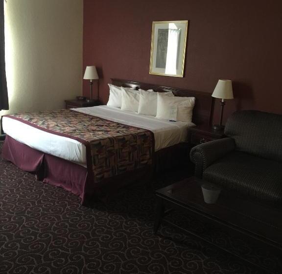 Deluxe Suite met Kingsize Bed, Baymont By Wyndham Chicago/calumet City