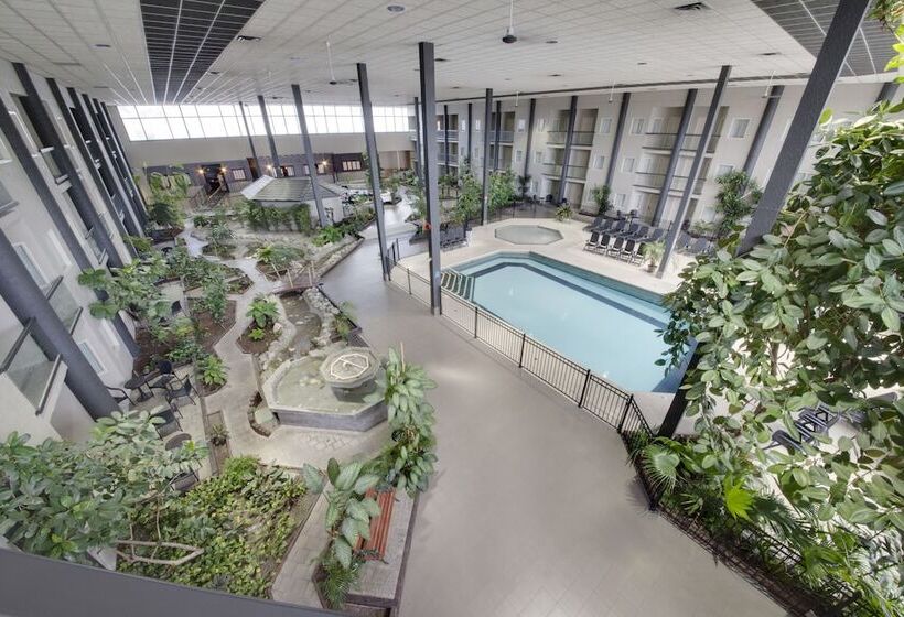 プールビューコンフォートルーム, Coast Kamloops Hotel & Conference Centre