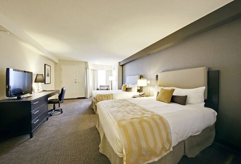 景色の見えるスーペリアルーム, Coast Kamloops Hotel & Conference Centre