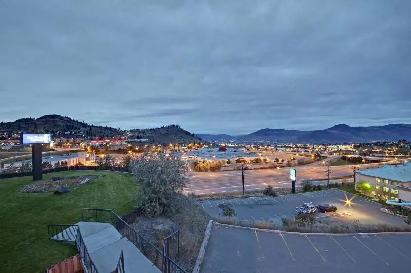 اتاق سوپریور با چشم‌انداز, Coast Kamloops Hotel & Conference Centre